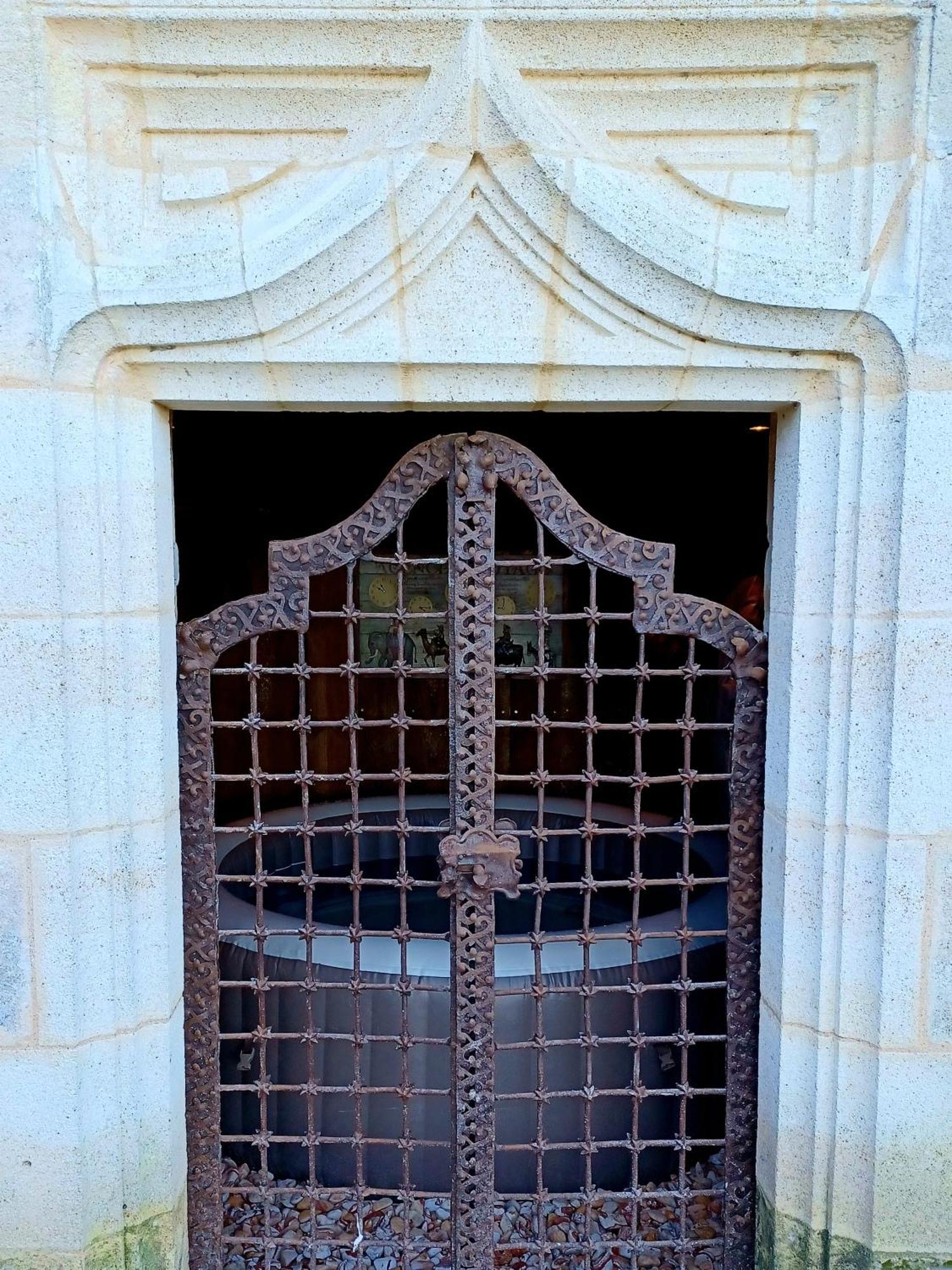 Chateau De La Grave Bourg-sur-Gironde エクステリア 写真